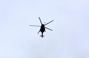 Вертолет с гражданином Латвии совершил аварийную посадку в Литве