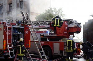 В центре Риги горит автосервис