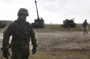 Главком НАТО запросил больше танков для «сдерживания России»