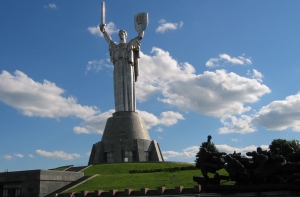 В Киеве рядом со скульптурой «Родина-мать» появится памятник «Агрессии России»