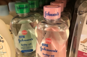Компания J&J выплатит заболевшей раком американке 110 млн долларов