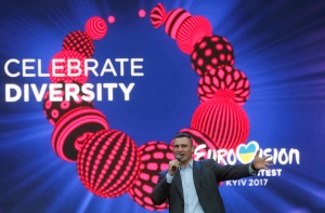 Кличко станцевал с волонтерами «Евровидения» под песню Бритни Спирс