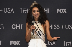 «Мисс США» стала 25-летняя химик-ядерщик