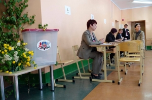 Агрессивные молодые люди пытались дебоширить на участке