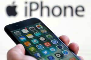 В сети появилось видео с демонстрацией нового iPhone 8