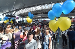 В первый день безвизового режима сотни украинцев пересекли границы ЕС