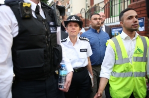 В Британии автомобиль въехал в толпу празднующих мусульман