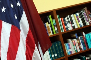 На радио Baltkom - представитель посольства США Ванесса Аккер