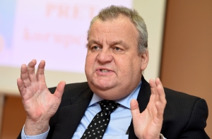 Социолог: депутаты не дадут президенту отобрать у себя полномочия