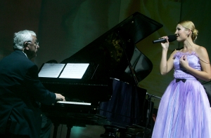 На радио Baltkom - маэстро Раймонд Паулс и актрисы Рижского русского театра