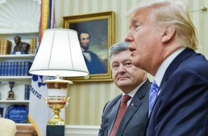 Первая встреча Порошенко с Трампом завершилась заявлением о России