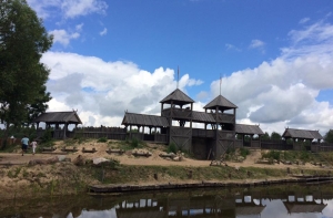 Обрушение декораций в киногородке Cinevilla: несколько человек пострадали