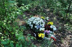 Жители Лиепаи устроили паломничество к месту гибели 5-летнего Вани
