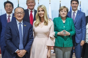 Трамп вступил в твит-полемику с Челси Клинтон о месте Иванки на G-20