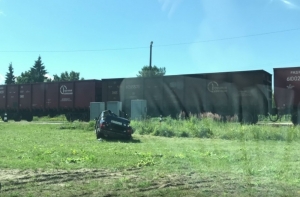 Трагедия в Лиепае: при столкновении поезда с машиной погибли два человека