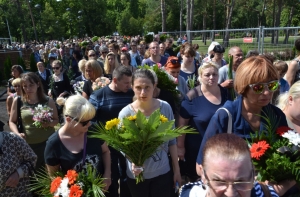 Сотни лиепайчан простились с Ваней Берладиным