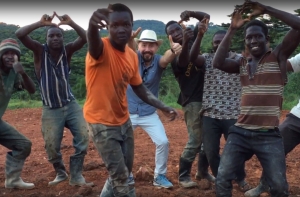 Приложение Mix Media Radio: как мы покоряли Уганду