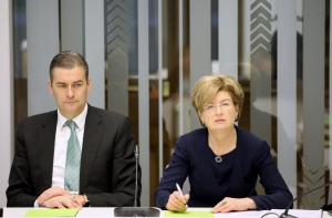 Крейтусе: Судраба – политическая самоубийца, а Бондарс вместо работы «тусуется»