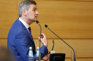 Бондарс покидает пост главы Латвийского объединения регионов