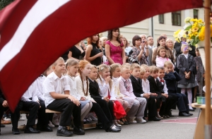 Эксперт: школьники слишком дорого обходятся Латвии