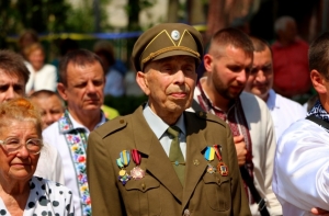 Украинский националист скончался во время речи у памятника Шухевичу