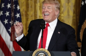 Белый дом заявил о готовности Трампа наложить вето на новые санкции против России