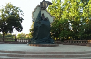 В центре Луганска взорван памятник защитникам ЛНР