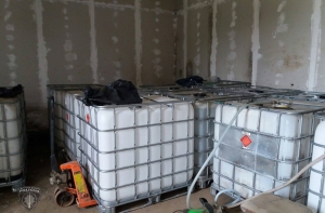 В Саласпилсе изъято более 7,5 тонн суррогатного алкоголя