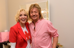 Лайму Вайкуле раскритиковали за общение с Крисом Норманом на языке «оккупантов»