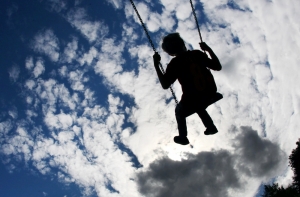 В Риге задержан иностранец, совращавший детей на игровой площадке