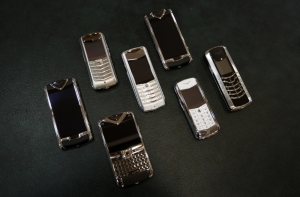 Разорившаяся Vertu распродает золотые телефоны по сниженной цене