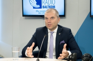 Ростовскис: экономику надувают искусственно, обвала не избежать