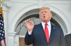 Трамп поблагодарил Путина за сокращение персонала дипмиссий США