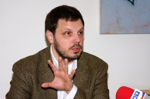 Политолог: Аболтиня уходит, чтобы сохранить влияние