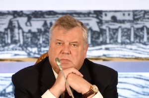 Урбанович: латышам пора начать уважать себя и Россию