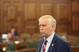 Бригманис пророчит на место Чакши министра из СЗК
