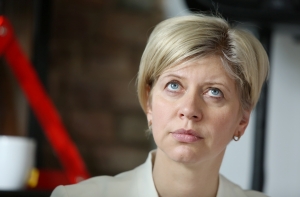 Чакша: повысим медикам зарплаты, и люди начнут верить политикам