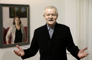 Известный латвийский художник погиб, упав с лестницы на открытии выставки