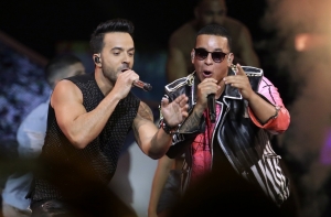 Клип на песню Despacito стал самым популярным видео в истории YouTube