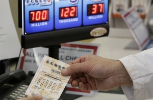В США разыграли рекордный джекпот в 758 млн долларов