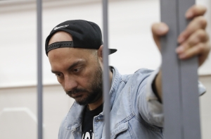 Режиссера Кирилла Серебренникова отправили под домашний арест