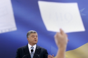 Жители Украины попросили у Порошенко «право на смерть»