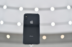 Новые iPhone появятся в Латвии в конце сентября