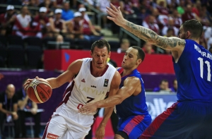 Латвийские баскетболисты одержали вторую победу на Евробаскете
