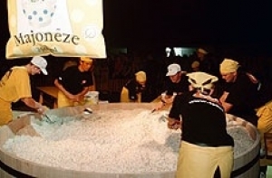 1 сентября в истории Латвии: рекордный салат