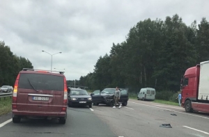 Авария на Юрмальской трассе осложнила движение