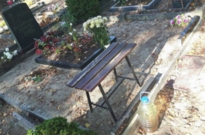 Ничего святого: на Болдерайском кладбище орудуют воры оград