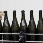 Полицейские снабжали «точку» нелегальным алкоголем