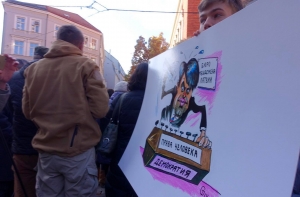 За отмену школьной реформы в Латвии подписалось более 2000 человек