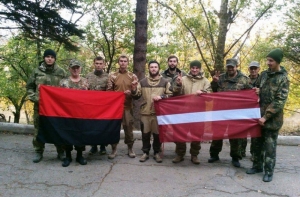 Украинские националисты поддержали «друзей» из Tēvijas sargi
